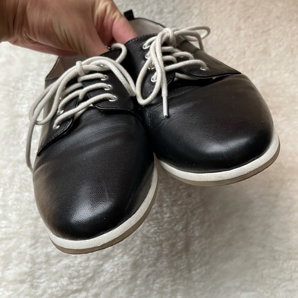 Calvin Klein Black Leather Kassia Oxford Shoes - Picture 4 of 8